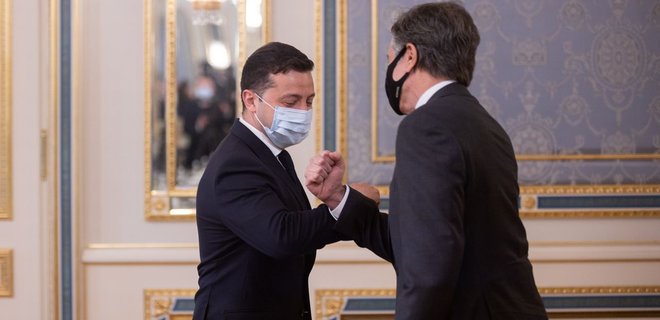 Зеленский сверил позиции с Блинкеном перед переговорами Байден-Путин - Фото