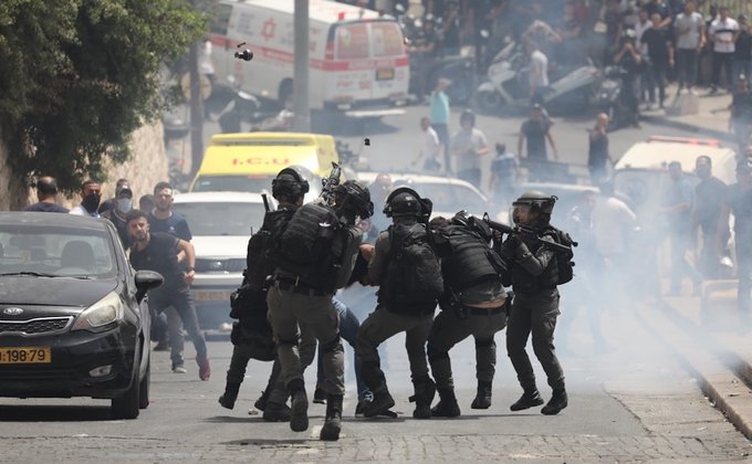 В Иерусалиме с новой силой вспыхнули беспорядки, более 300 раненых: фото, видео