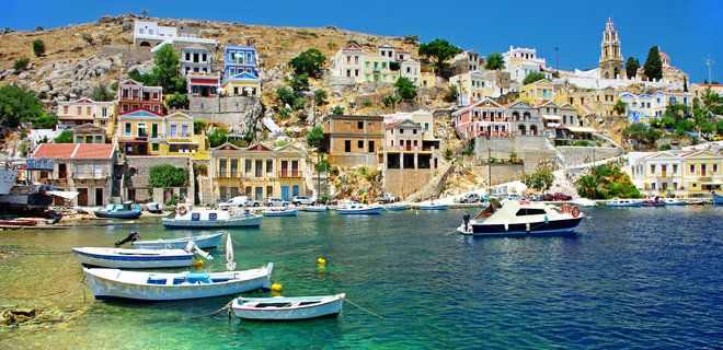 Греция вводит ограничения на двух туристических островах из-за роста заражений COVID-19 - Фото