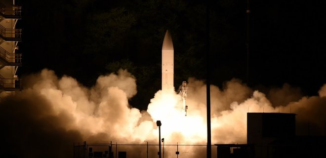 США раскрыли дальность полета новой гиперзвуковой ракеты – она была запрещена до 2019 года - Фото