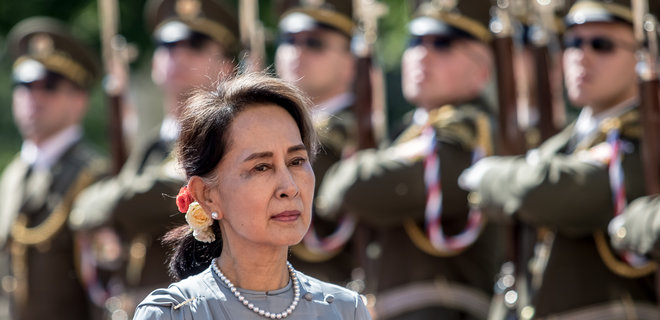 Хунта у власти. В Мьянме начался суд над свергнутым лидером страны Аун Сан Су Чжи - Фото