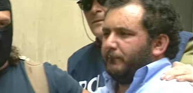 На счету более 100 убийств. В Италии освободили известного мафиози из Коза ностры - Фото