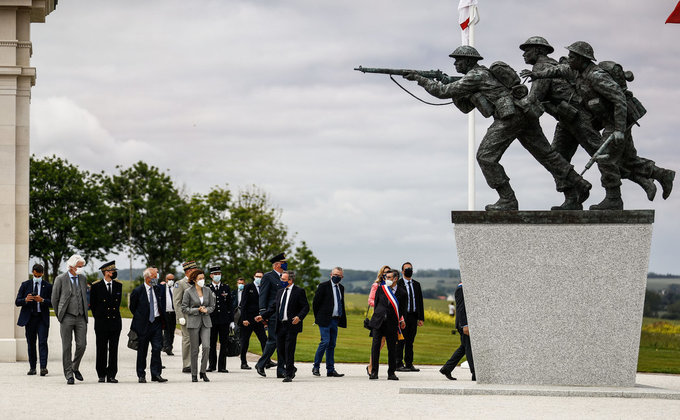 Операция Нептун. В Нормандии открыт монумент в память о высадке союзников в день "Д": фото