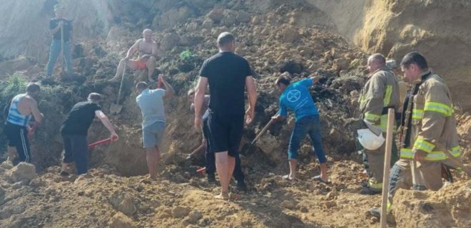 В Одесской области на побережье обвалился грунт, под завалами могут быть люди: фото, видео - Фото