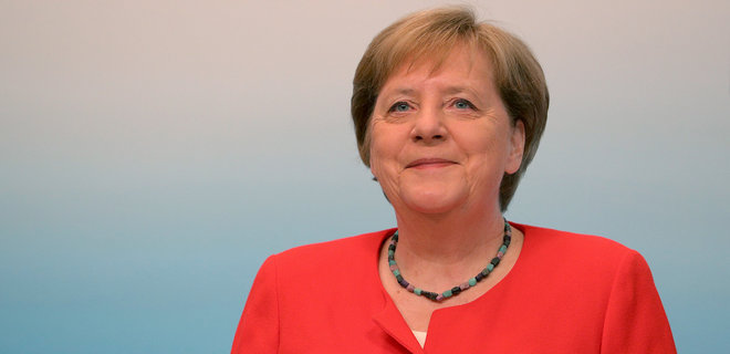Меркель получила смешанную вакцинацию от COVID-19: первая доза AstraZeneca, вторая Moderna - Фото