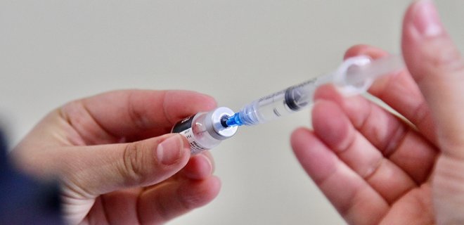 Реальные цифры эффективности CoronaVac. В Чили хотят усиливать вакцину третьей дозой - Фото