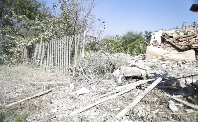 Боевики второй день стреляют по Авдеевке. Снаряды и мины попадают в жилые дома – фото