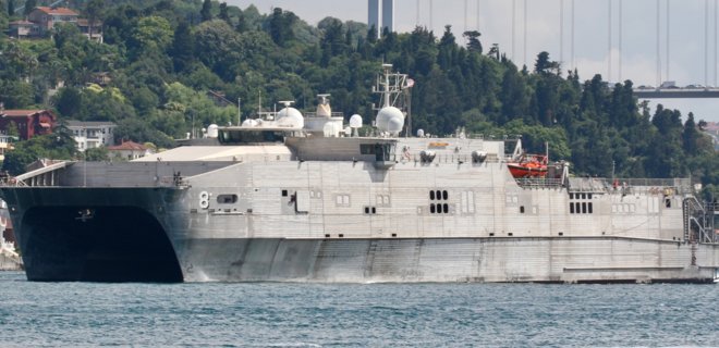 В Одесу зайшов високошвидкісний десантний катамаран ВМС США – фото - Фото