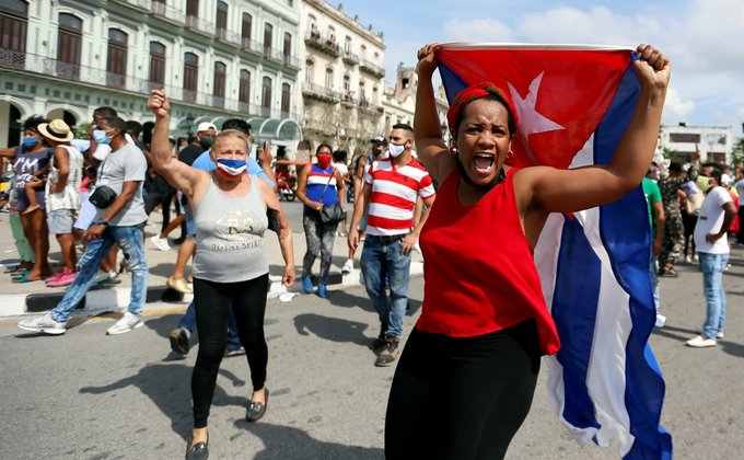 На Кубе – самые массовые протесты за десятилетия: фото, видео