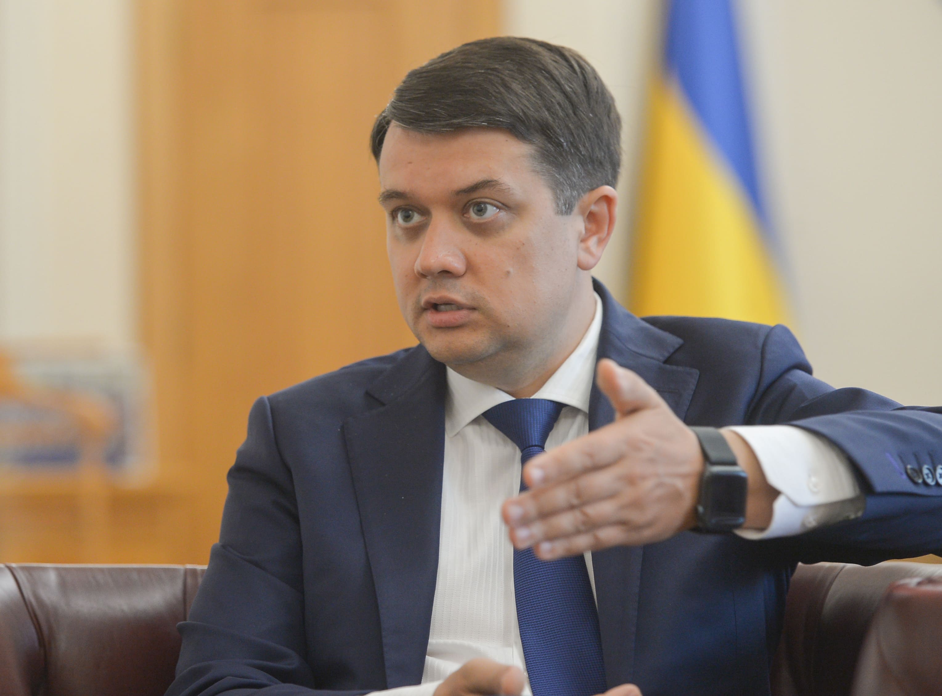 Разумков заявил, что Зеленскому не стоит идти на второй срок. У Арахамии  другое мнение - новости Украины, Политика - LIGA.net