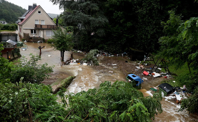 Наводнение в Германии: Почти полсотни погибших, до 70 пропавших без вести – фото, видео