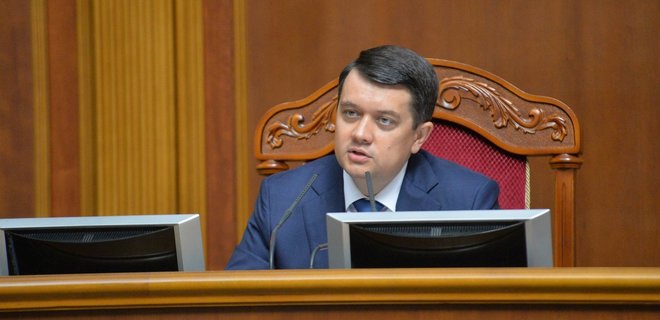 Оппозиция не будет поддерживать отставку Разумкова - Фото
