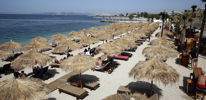 ЕС предостерегает от поездок на популярные греческие острова из-за COVID-19 - Фото