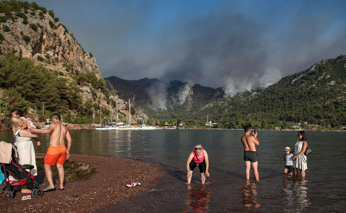 Пожежі в Туреччині та їх наслідки. Добірка фото і відео із зони стихійного лиха
