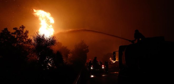 В Греции пожары угрожают пригородам Афин, тысячи людей эвакуированы: видео - Фото