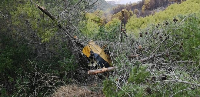 Пожары в Греции. На острове Закинф разбился самолет спасателей – фото - Фото