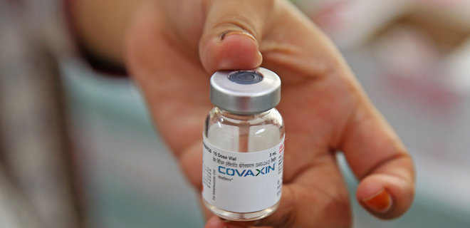 В Індії 20 осіб помилково отримали різні вакцини від ковіду. За людьми спостерігали: результат - Фото