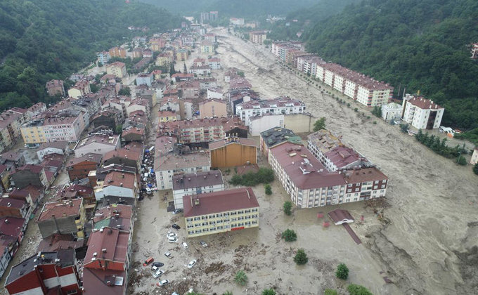 В Турции растет число жертв наводнений. Зеленский выразил соболезнования Эрдогану 