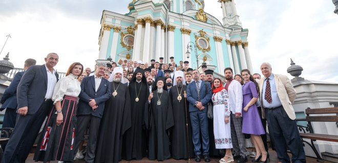 Вселенский патриарх Варфоломей совершил богослужение в Андреевской церкви Киева - Фото