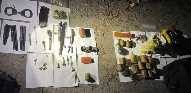 У Броварах знайшли схованку з боєприпасами: фото - Фото