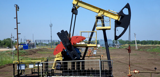 Болгария хочет еще два года покупать российскую нефть. Грозится заблокировать эмбарго  - Фото