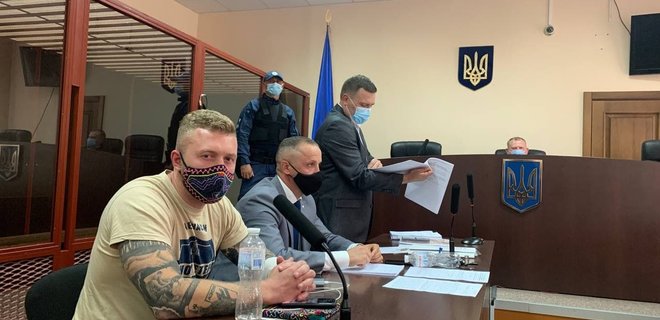 Сутички з поліцією під Офісом президента: двох членів Нацкорпусу відправили під арешт - Фото