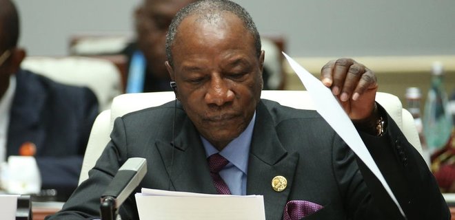 У столиці Гвінеї чути стрілянину, в урядовому кварталі – військова техніка: відео - Фото