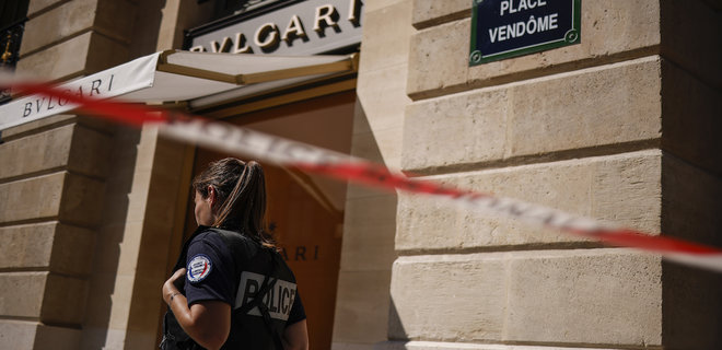 У Парижі на €10 млн пограбували бутік Bulgari. Поліція затримала трьох підозрюваних - Фото