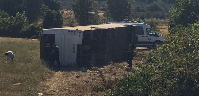 В Турции перевернулся автобус с туристами: пострадали 35 украинцев, погиб водитель – фото - Фото
