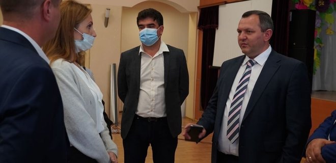 Без 80% вакцинации учителей школы в Киевской области закроют, онлайн-обучения не будет - Фото