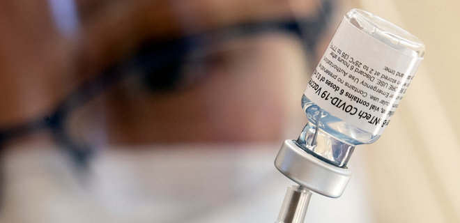 Минздрав разрешил бустерную дозу вакцины против COVID для людей от 60 лет: схемы прививок - Фото