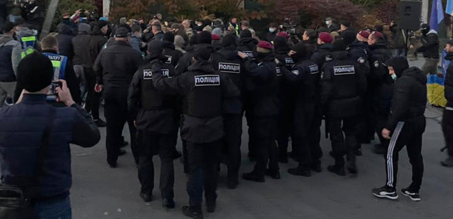 Митинги в Козине: возле дома Порошенко произошли столкновения – фото, видео - Фото