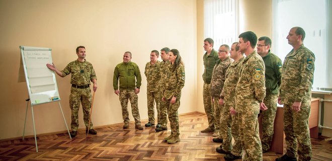 В Харькове британские инструкторы оценили готовность подразделений авиаторов ВСУ - Фото