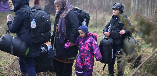 Беларуские спецслужбы ведут новых нелегалов к границе Польши. Слышны выстрелы – видео  - Фото