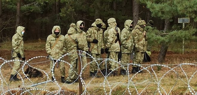 Польща показала силовиків Лукашенка на кордоні: гранатомети та снайперську зброю – відео - Фото