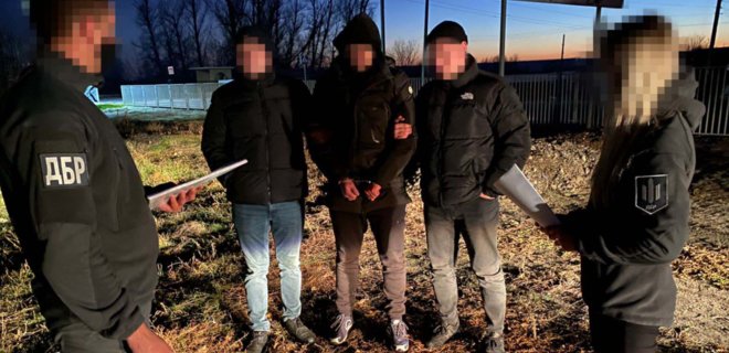 ГБР задержало патрульного в Луганской области: Он застрелил коллегу и хотел бежать в РФ - Фото