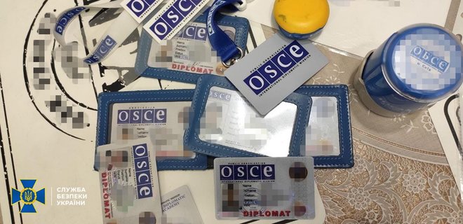 Фейковые удостоверения миссии ОБСЕ за 1500 евро. В Киеве разоблачили мошенников - Фото