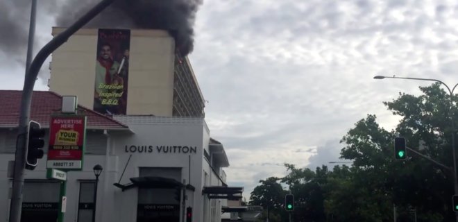 В Австралии женщина подожгла отель, в котором находилась на карантине - Фото