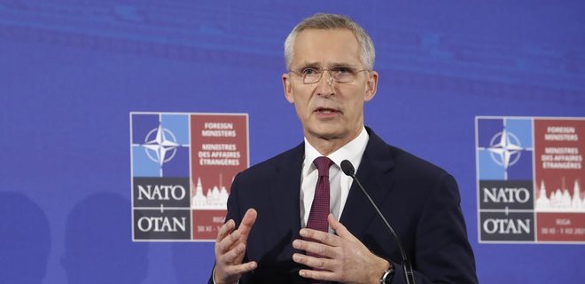 Столтенберг: Для НАТО было бы безответственно не реагировать на российскую эскалацию  - Фото