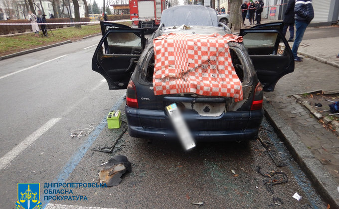 Вибух авто у центрі Дніпра. Силовики затримали підозрюваного у замаху на депутата – фото