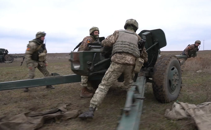 Отбивали прорыв врага. ВСУ проводят противотанковые учения у Крыма – фото