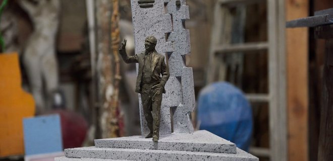 В Харькове установят памятник Кернесу. Сначала слепят из глины - Фото
