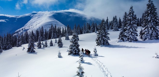 У Карпатах рятувальники шукають чотирьох туристів: заблукали під час катання на лижах - Фото