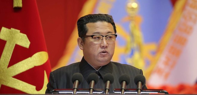 Ким Чен Ын заметно похудел. В КНДР говорят, что он ест меньше 