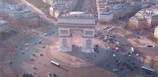 В Париже с Триумфальной арки сняли флаг ЕС после возмущения правых политиков - Фото