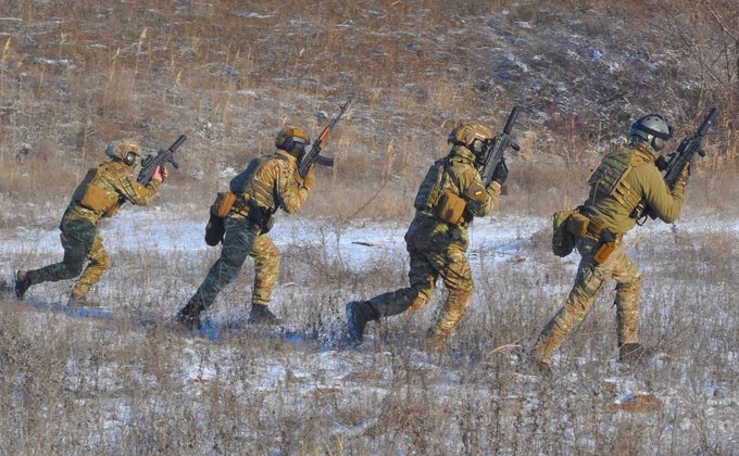 Украинские разведчики отработали налет на противника возле Крыма: фото
