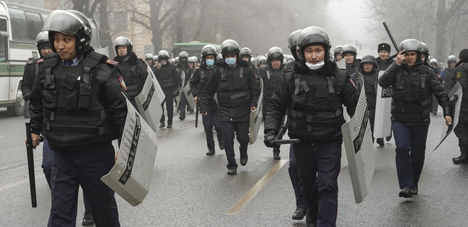 Революция в Казахстане. Россия перебросила войска, идет зачистка: все новости – хроника