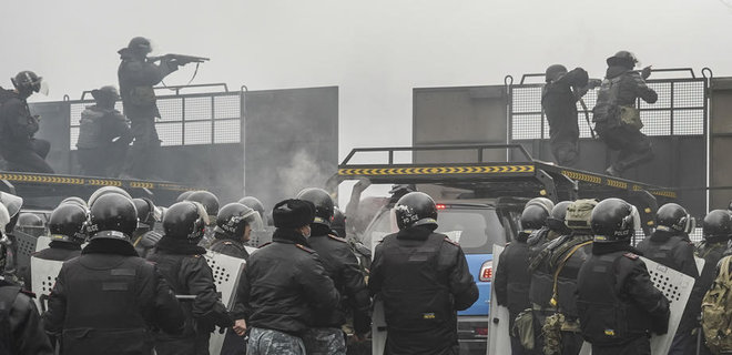 У Казахстані протестувальники захопили аеропорт Алмати – ЗМІ - Фото