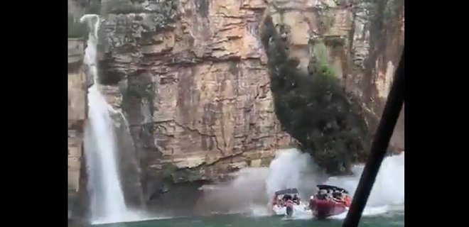 В Бразилии скала обрушилась на лодки с туристами на озере: семеро погибших – видео - Фото