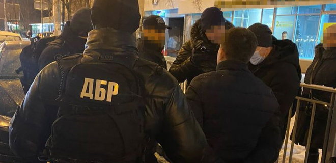 ДБР: У Києві затримали топчиновника Київзеленбуду за 